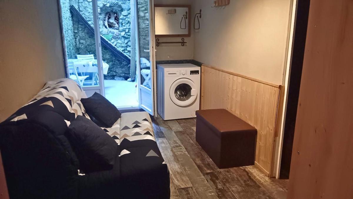 Appartement Pour 4 Personnes Dans Une Rue Tres Calme Saint-Laurent-le-Minier Exteriér fotografie
