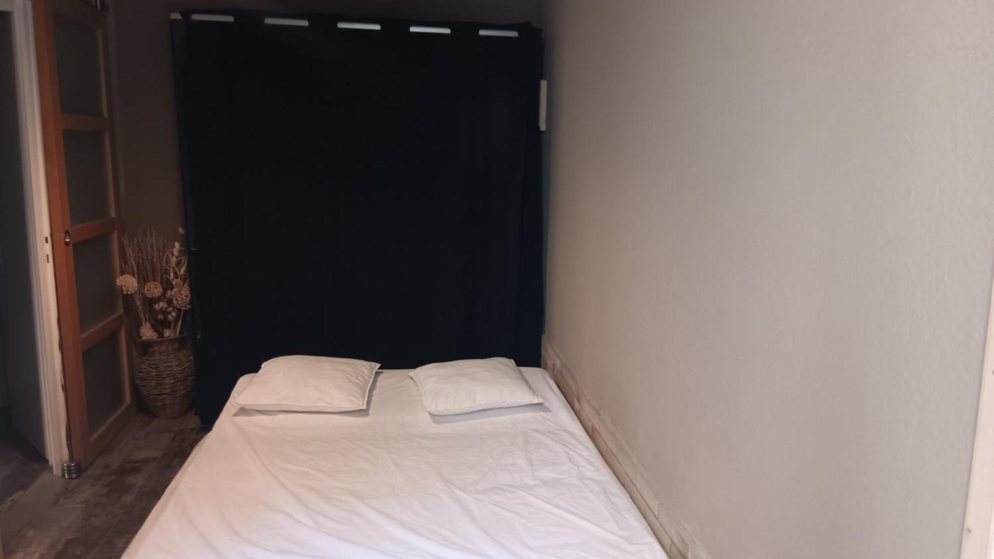 Appartement Pour 4 Personnes Dans Une Rue Tres Calme Saint-Laurent-le-Minier Exteriér fotografie