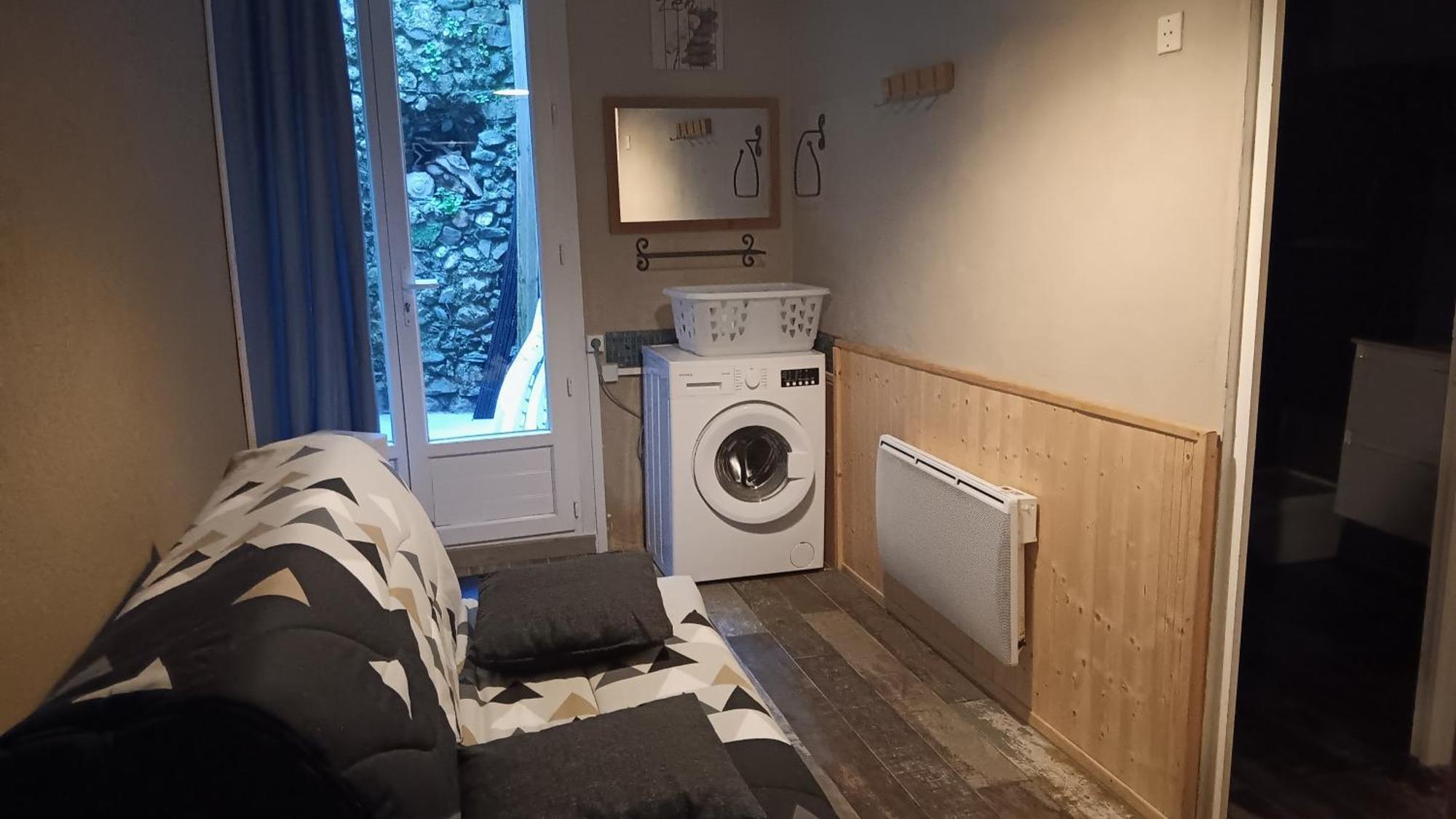 Appartement Pour 4 Personnes Dans Une Rue Tres Calme Saint-Laurent-le-Minier Exteriér fotografie