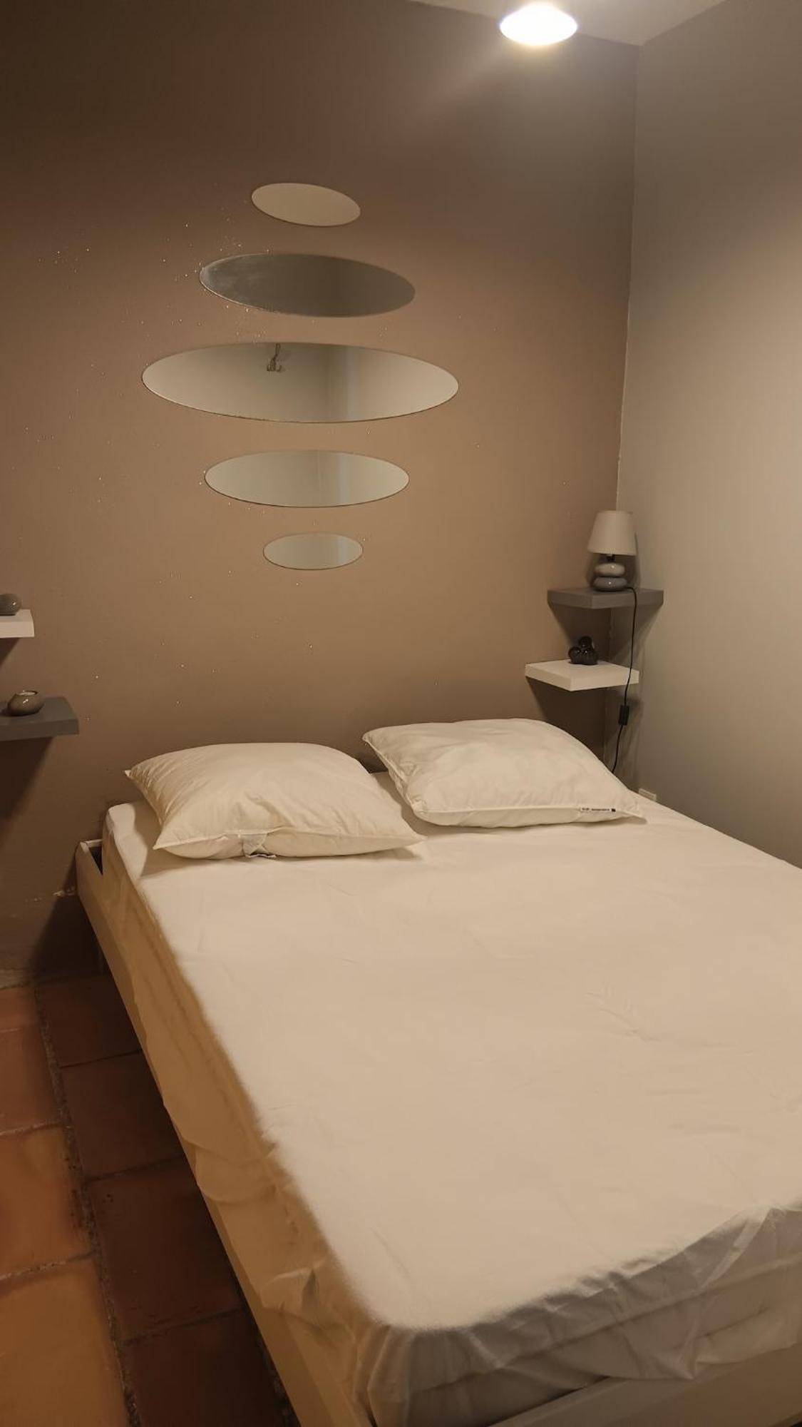 Appartement Pour 4 Personnes Dans Une Rue Tres Calme Saint-Laurent-le-Minier Exteriér fotografie